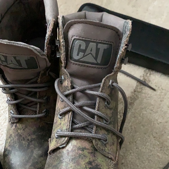 EUC Caterpillar Boots - Picture 8 of 9